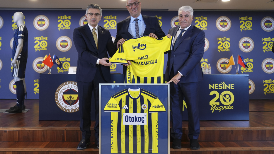 Fenerbahçe yeni sponsorluk anlaşmasını imzaladı