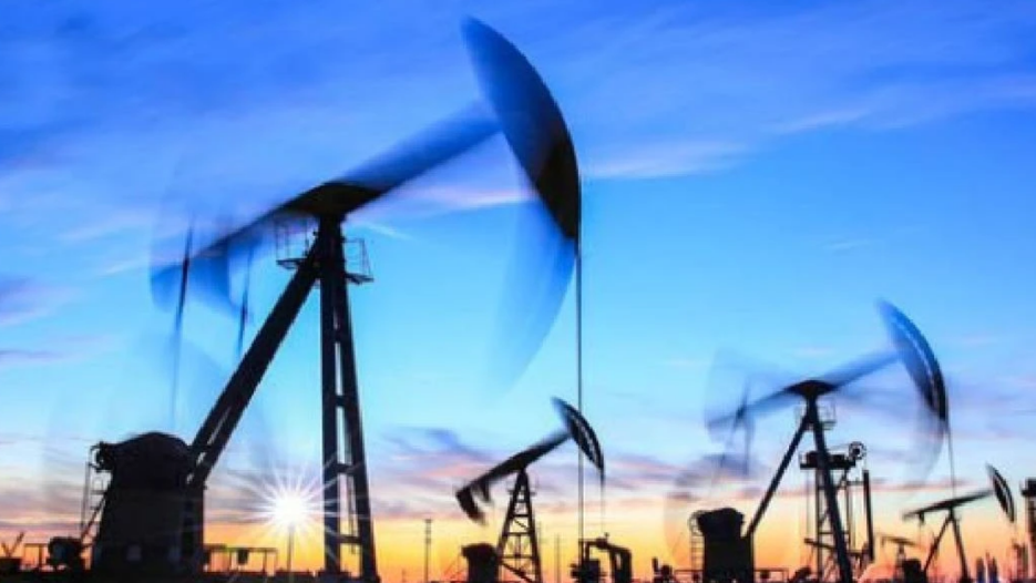 Petrol tetikledi, tahvilde satış dalgası geldi