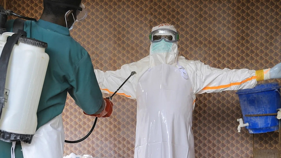 Ebola salgınında bilanço ağırlaşıyor