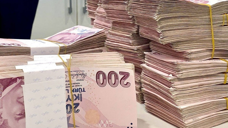 Hazine 912,4 milyar liralık iç borçlanmaya gidecek