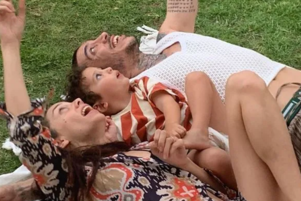 Şarkıcı Can Bonomo ve oyuncu Öykü Karayel’den yeni aşk pozu