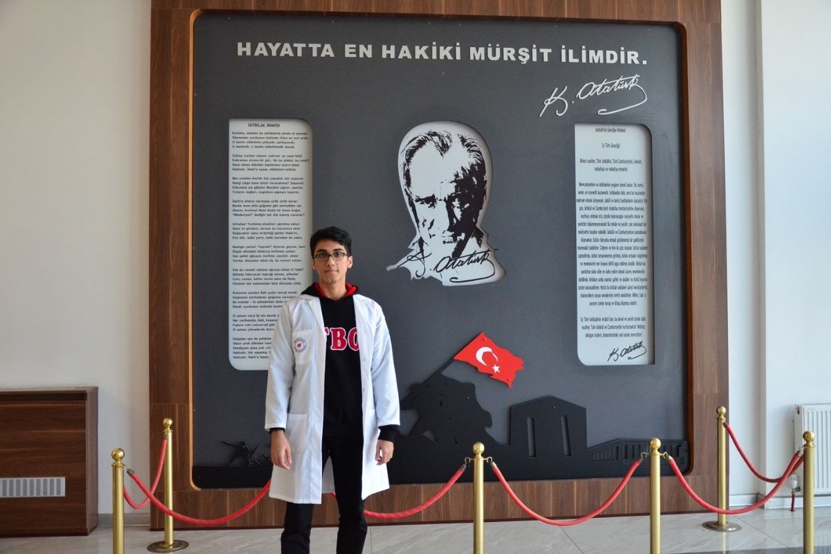 16 yaşındaki Emir’in kanser araştırması uluslararası dergide yayımlandı