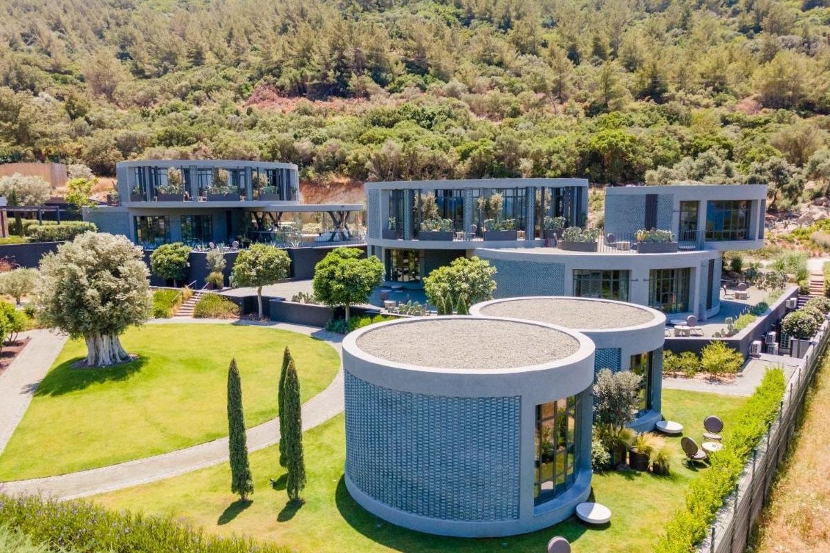 İş insanı Muzaffer Yıldırım, Bodrum Cennet Koyu'ndaki Akana Otel için Çağdaş Holding ile anlaştı