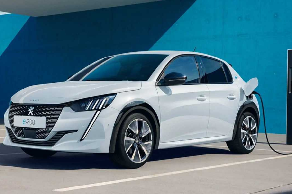 Elektrikli Peugeot 208 Türkiye'de satışa sunuldu