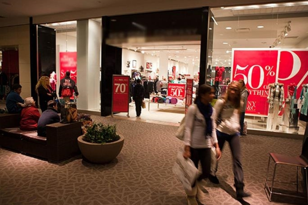 İspanyol tekstil devi Inditex'in mağaza çalışanları eylem yaptı
