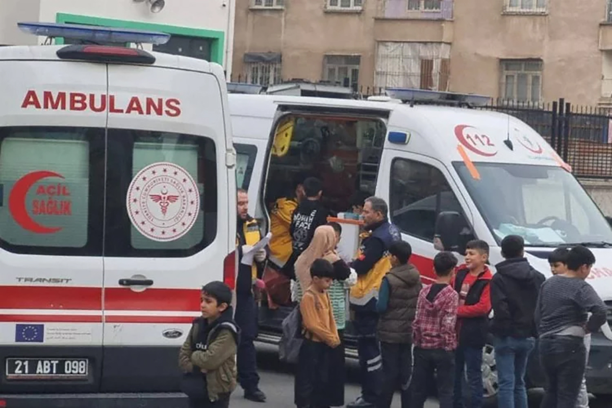 Okulda temizlik malzemesinden etkilenen 12 öğrenci hastaneye kaldırıldı