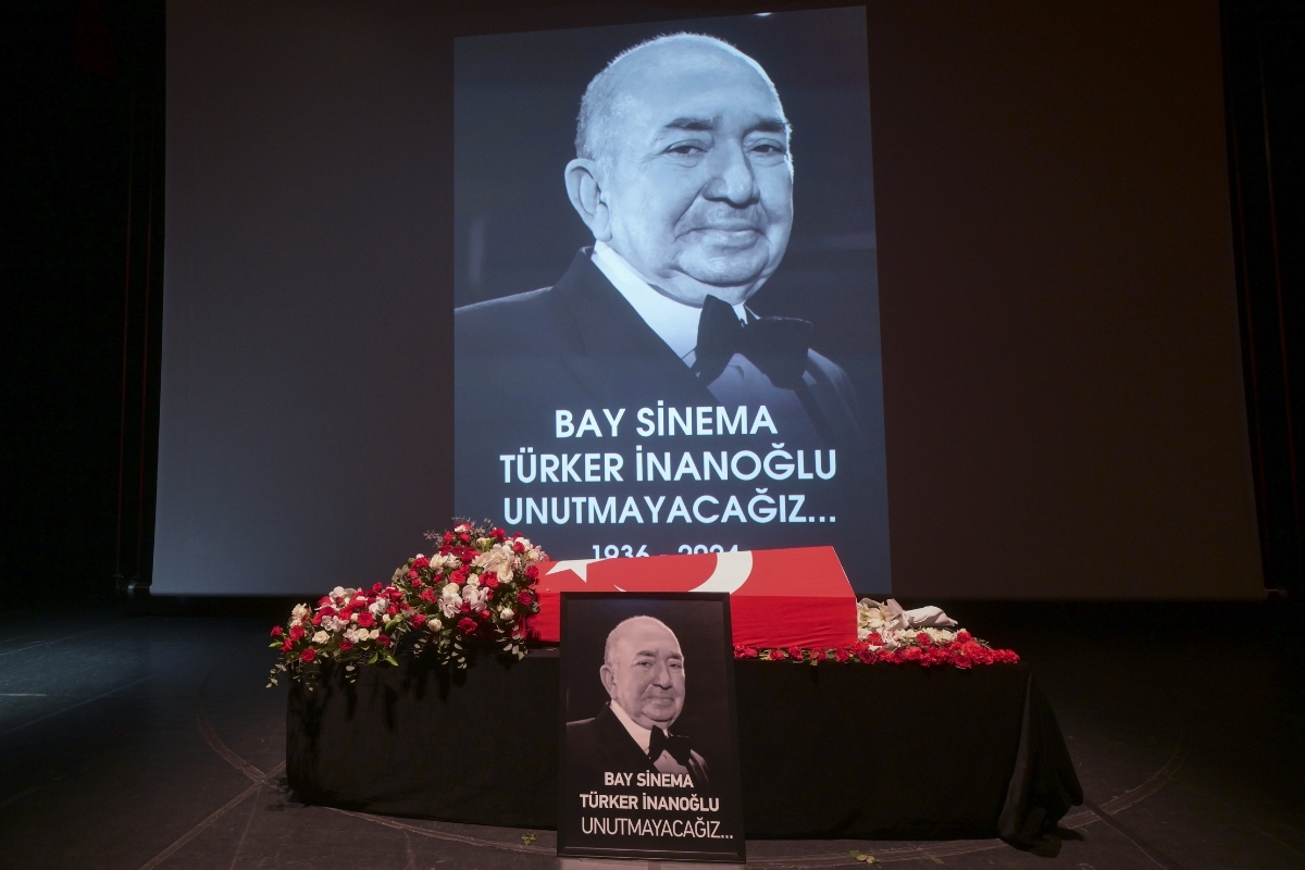 Bay Sinema lakaplı Türker İnanoğlu son yolculuğuna uğurlandı