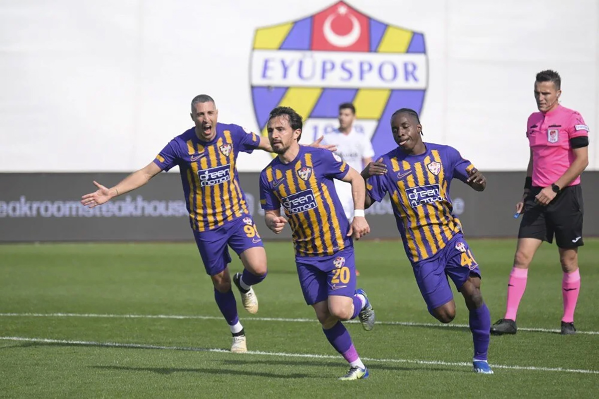 Arda Turan yönetimindeki Eyüpspor Süper Ligi garantiledi