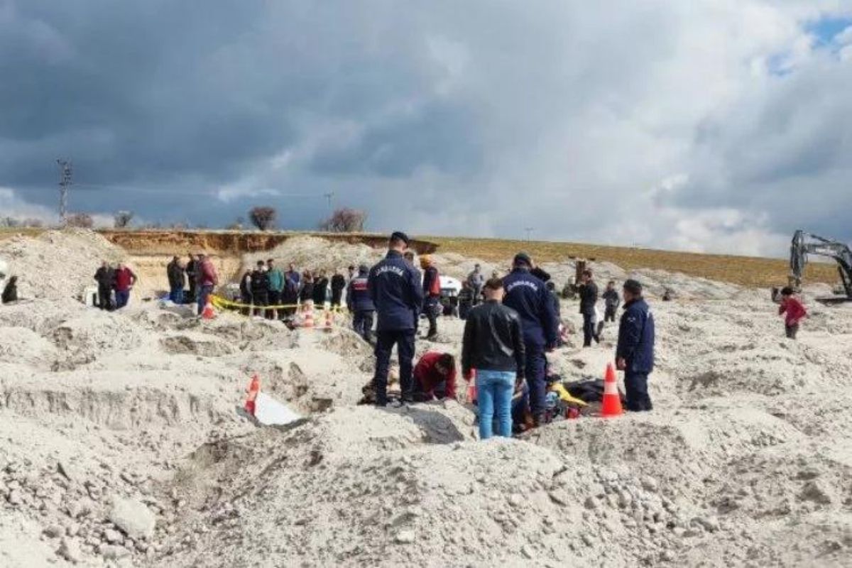 Niğde'de patates deposu çöktü: 2 işçi öldü