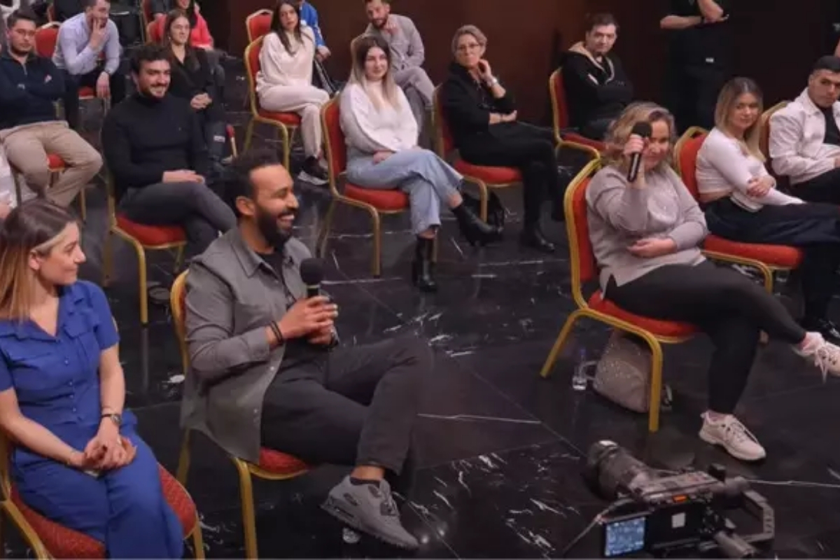 Hasan Can Kaya'nın Mısırlı konuk ve sevgilisiyle gülümseten sohbeti