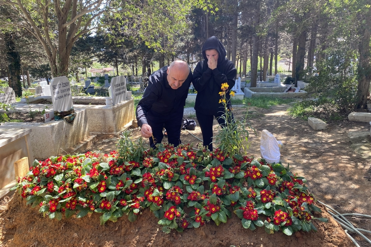 Ehliyetsiz Timur Cihantimur'un yaptığı kaza sonucu hayatını kaybeden Oğuz Murat Aci'nin ailesi bayramda adalet istedi