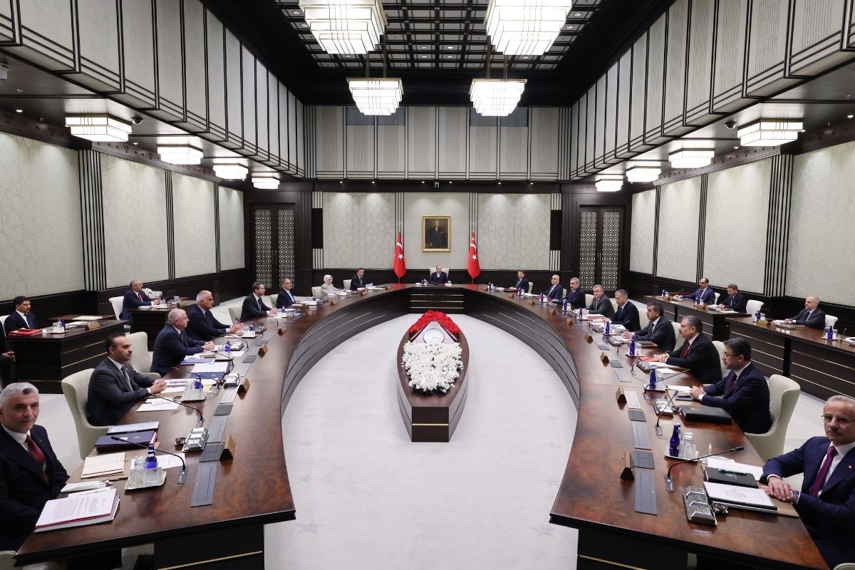 Kritik kabine toplantısı başladı
