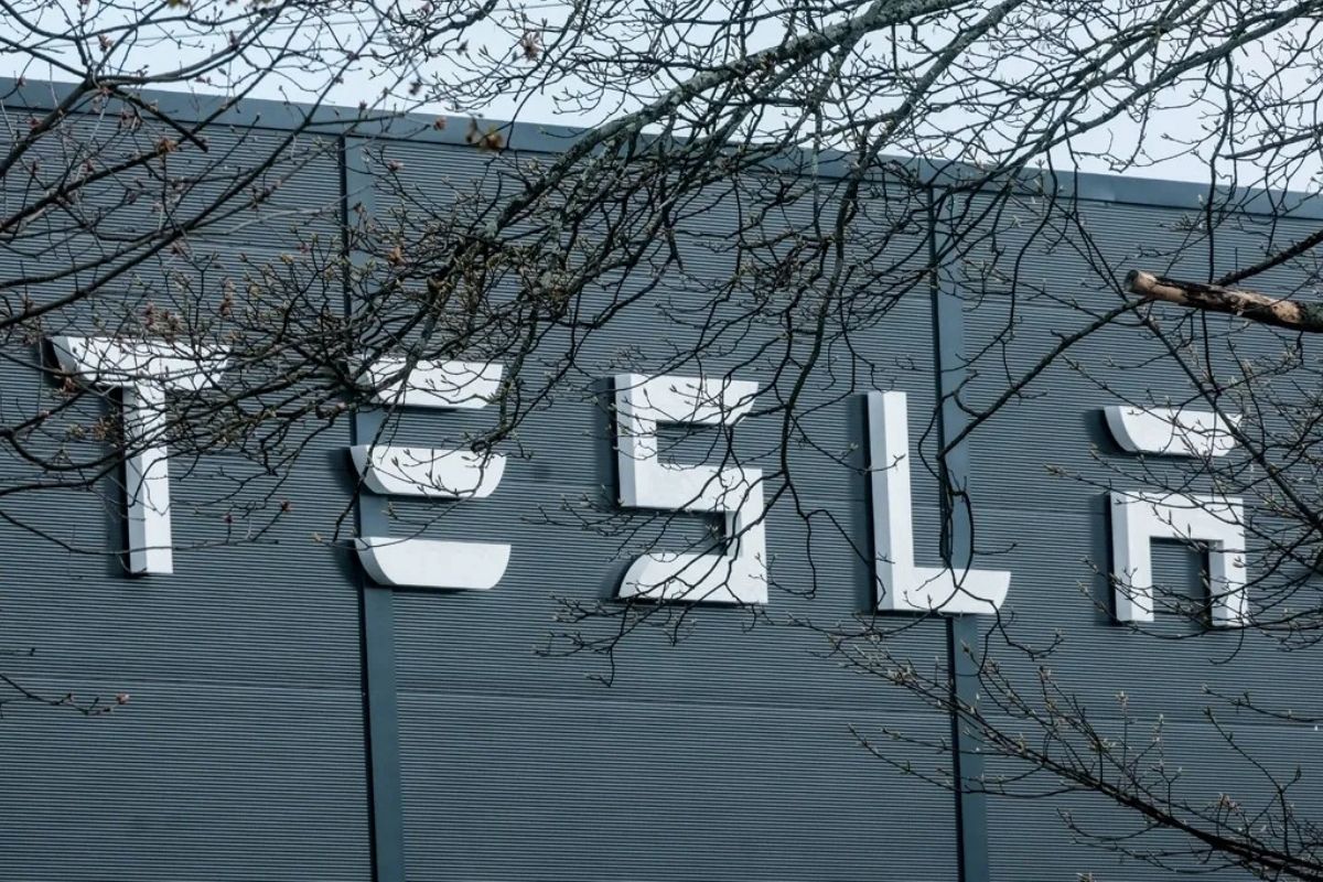 Tesla, 3 modelde fiyatları düşürdü