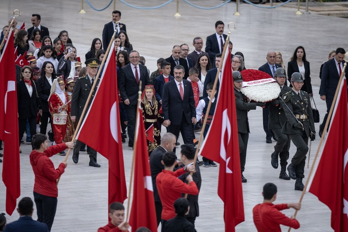 23 Nisan kutlu olsun: Çocuklar Anıtkabir'de