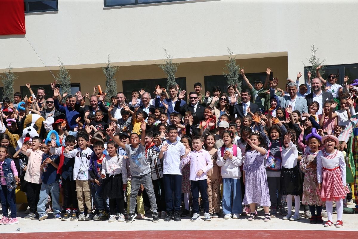 Enerjisa Atatürk İlkokulu Hatay'da açıldı