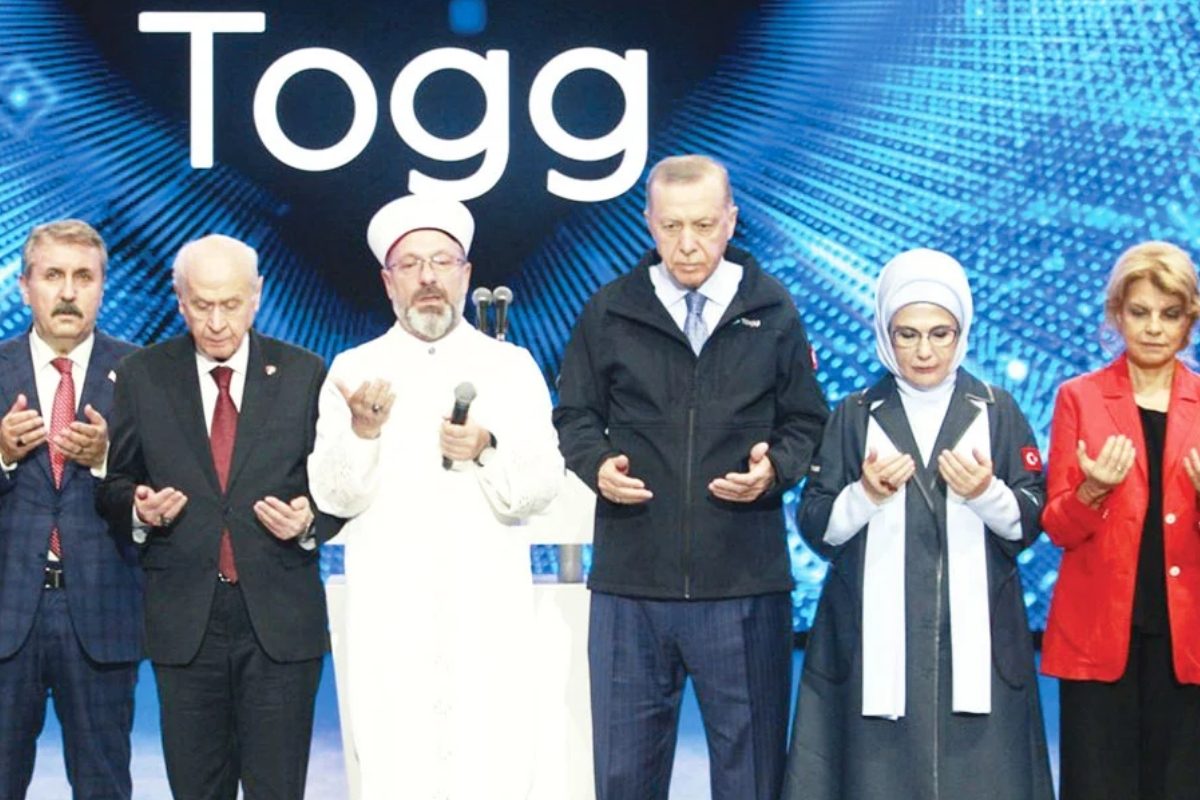 Ali Erbaş TOGG'a dua etti, Audi'ye bindi