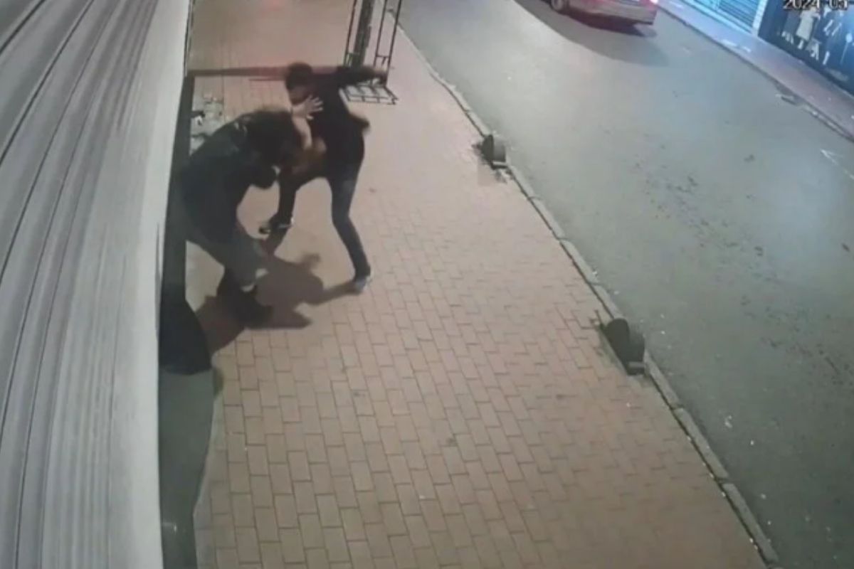 Sokak ortasında gaspçı dehşeti