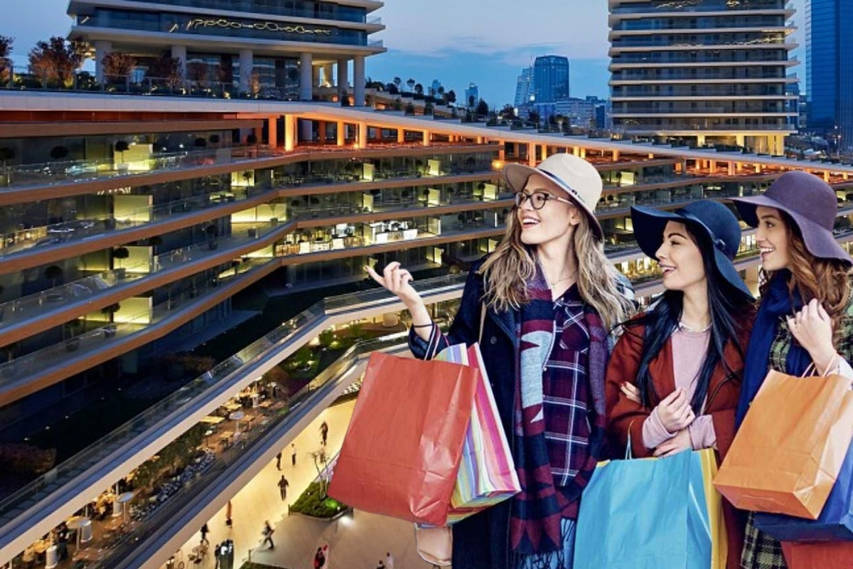 Rus turist Zorlu'da  bulunan Gucci'den kovuldu