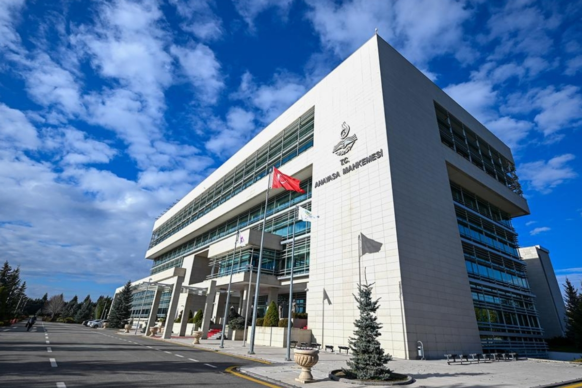 CHP, 8'inci yargı paketindeki düzenlemeler için AYM'ye başvurdu