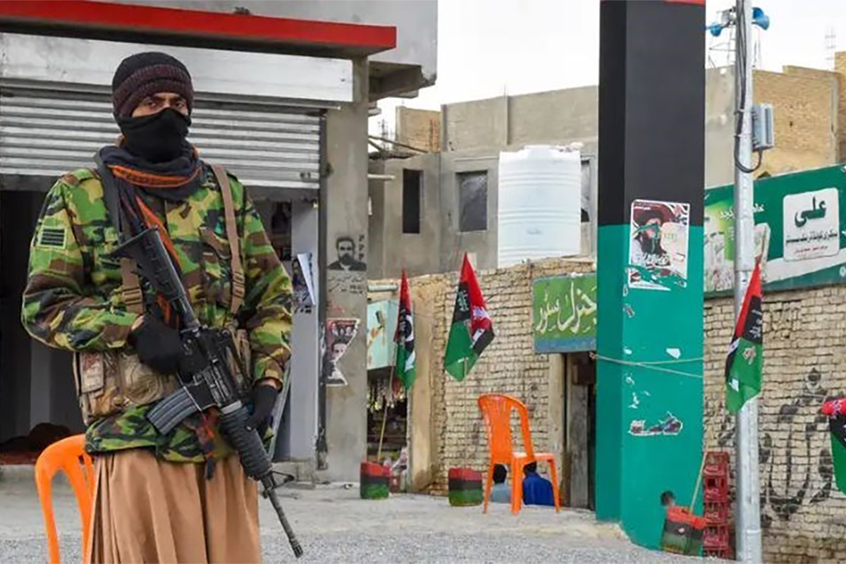 Pakistan'da bir eve silahlı saldırı: 7 berber öldü