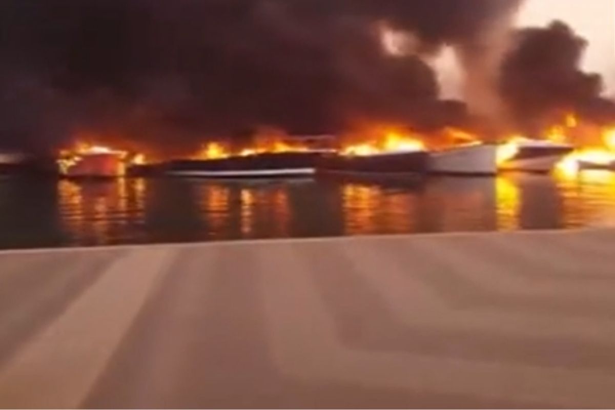 Marinada 22 tekne kül oldu