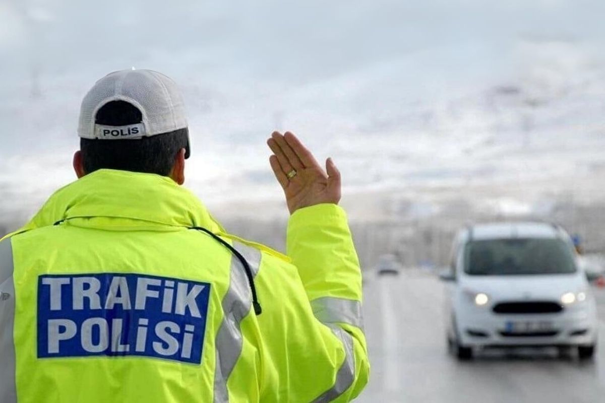 Trafiğe çıkacaklar dikkat: İstanbul'da bazı yollar trafiğe kapatıldı