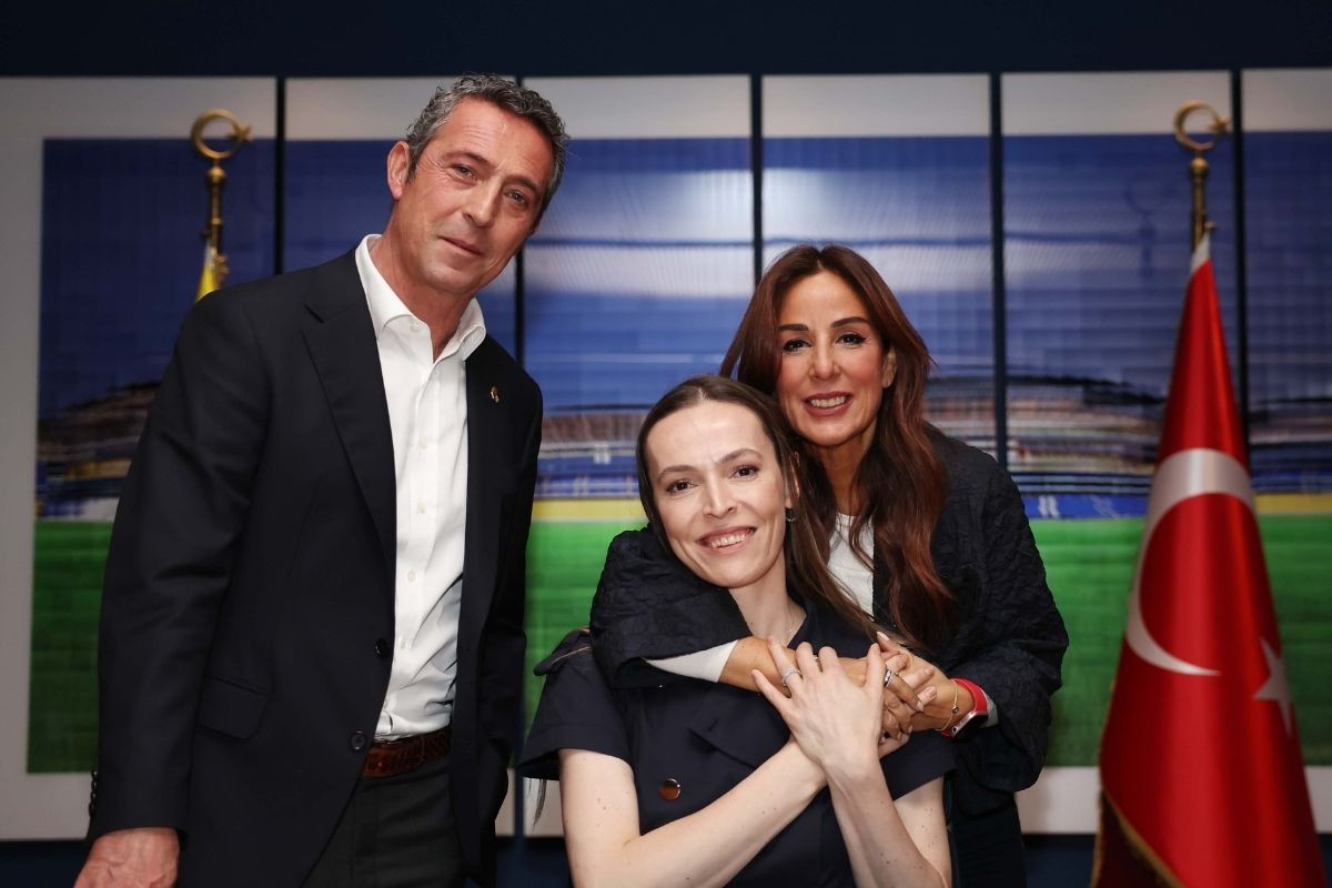 Milli voleybolcu Eda Erdem Fenerbahçe ile sözleşmesini 2 yıl daha uzattı