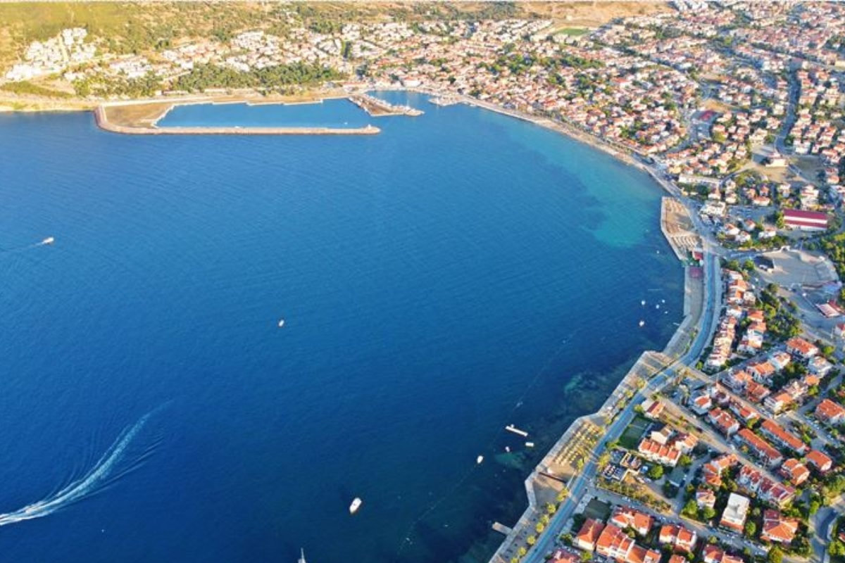 Yeni Foça’da 600 bin metrekarelik arazinin büyük bir bölümü Karşıyaka Belediye Başkanı Yıldız İşçimenler ve ailesinin çıktı