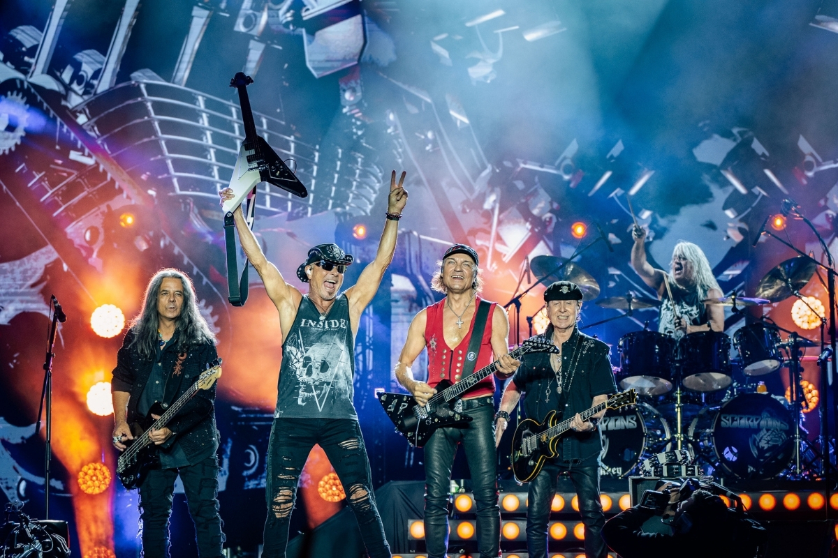 Scorpions, İstanbullu hayranlarını coşturdu
