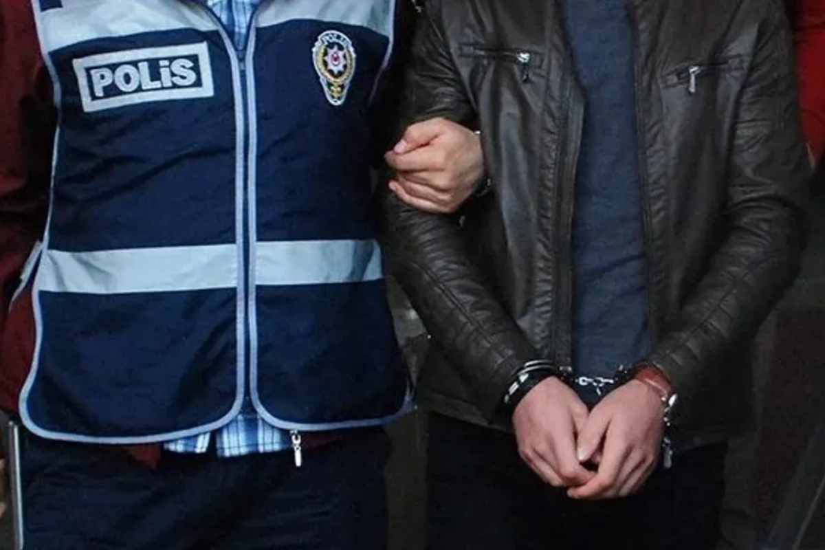 Kadıköy'de mücevher mağazası soyanlar yakalandı