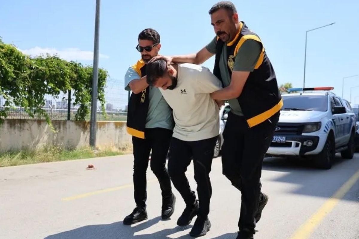 İsveç'te cinayet işledi Adana'da yakalandı