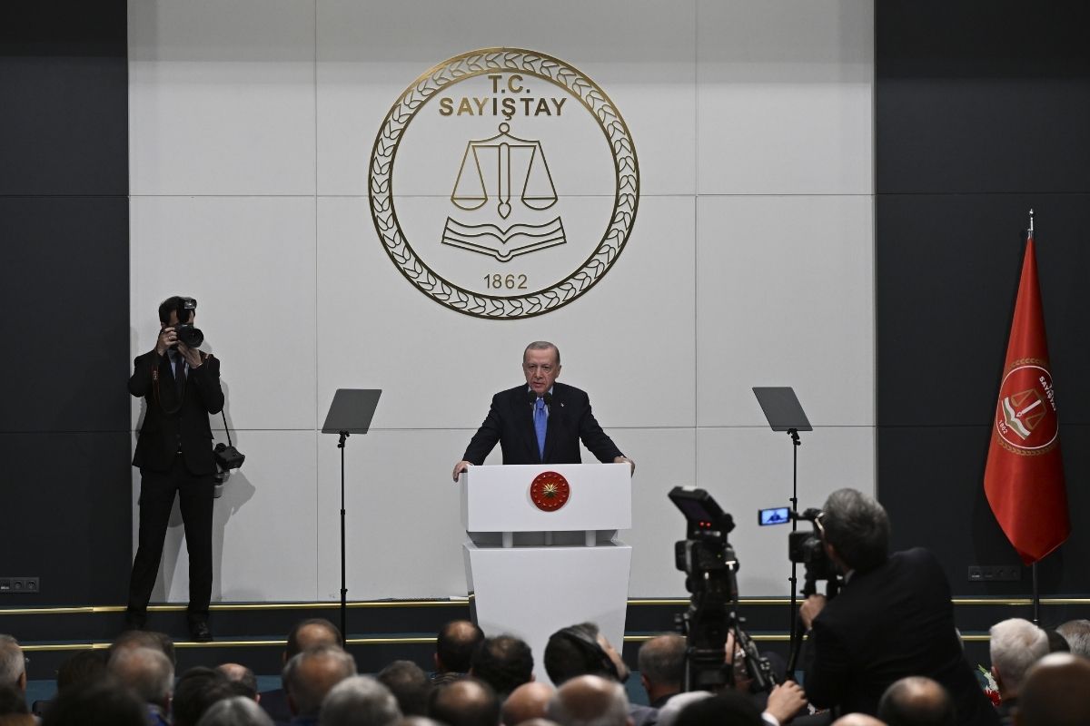 Cumhurbaşkanı Erdoğan: Hiçbir kurum için kamuda bugün git yarın gelin mazereti yok