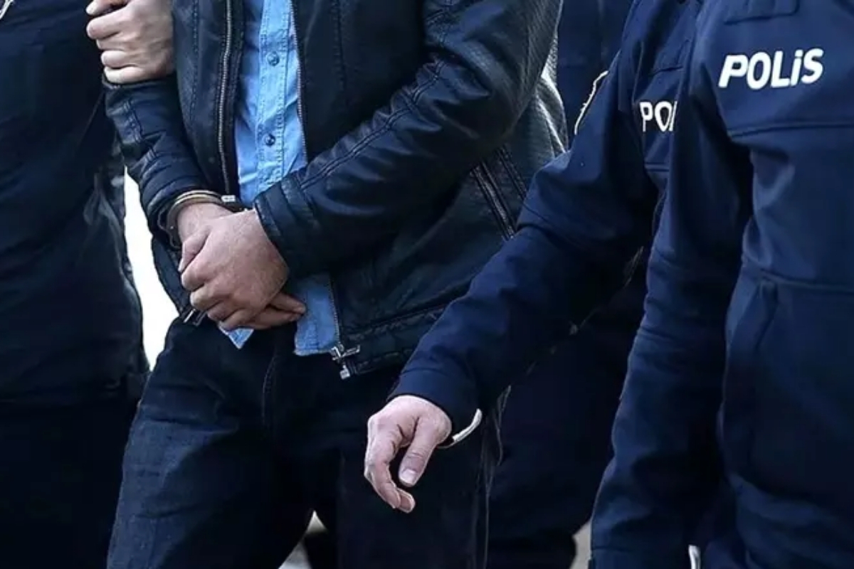 Vatandaşları borç sarmalına sokan tefeci çetesi çökertildi