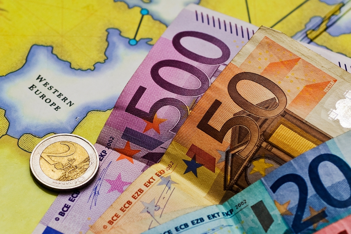 Euro Bölgesi'nde işsizlik nisanda yüzde 6,4'e geriledi