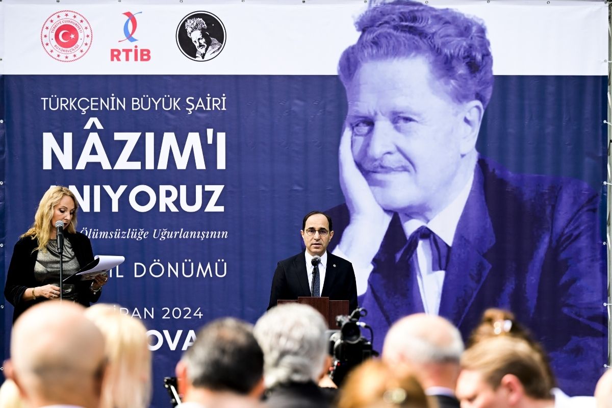 Nazım Hikmet, Moskova'daki mezarı başında anıldı