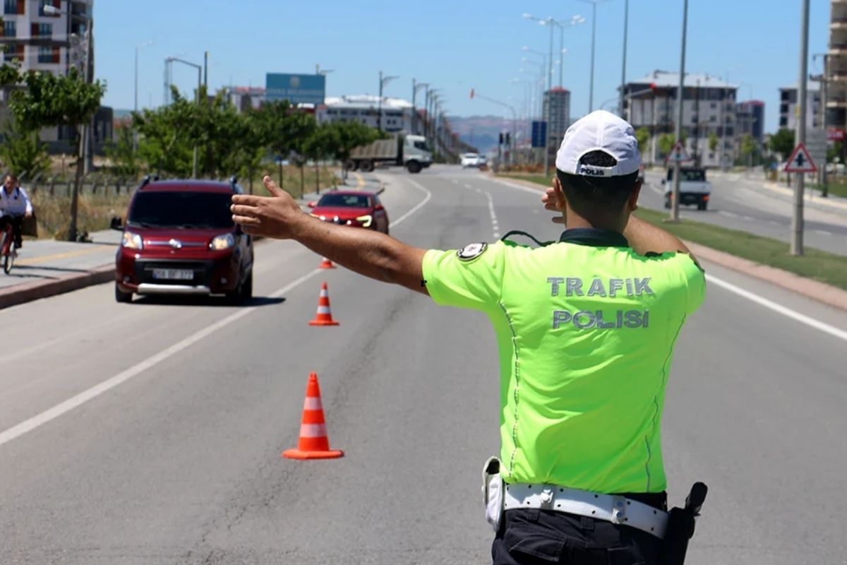 İçişleri Bakanlığı: Bir haftada 415 bin trafik cezası