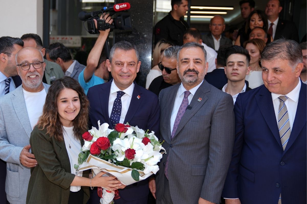 Özel'den yeni müfredat için "Boyacı küpü" benzetmesi