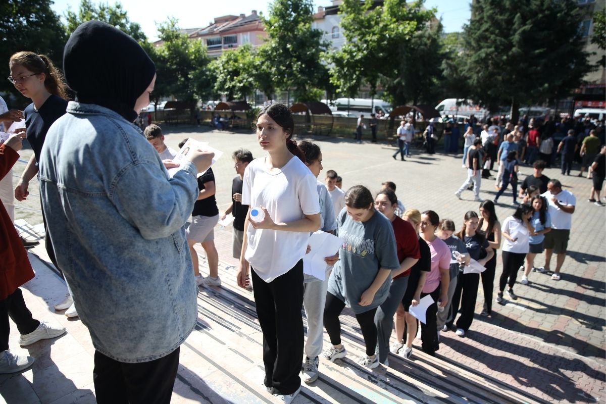 YKS'nin ilk oturumu TYT başladı