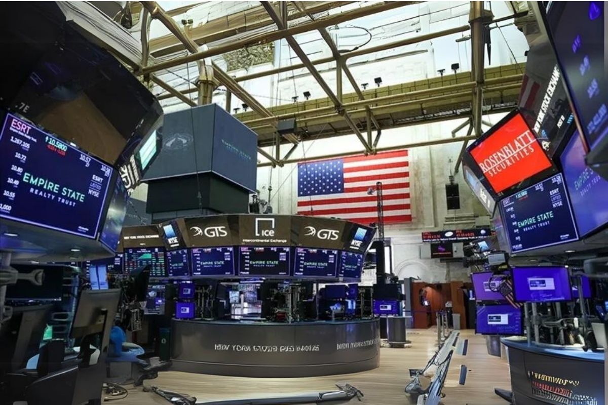 New York Borsası karışık seyirle açıldı