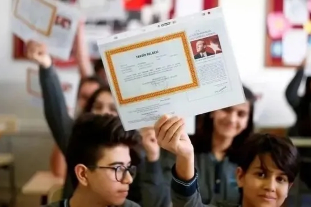 Yarın 20 milyon öğrenci karne heyecanını yaşayacak