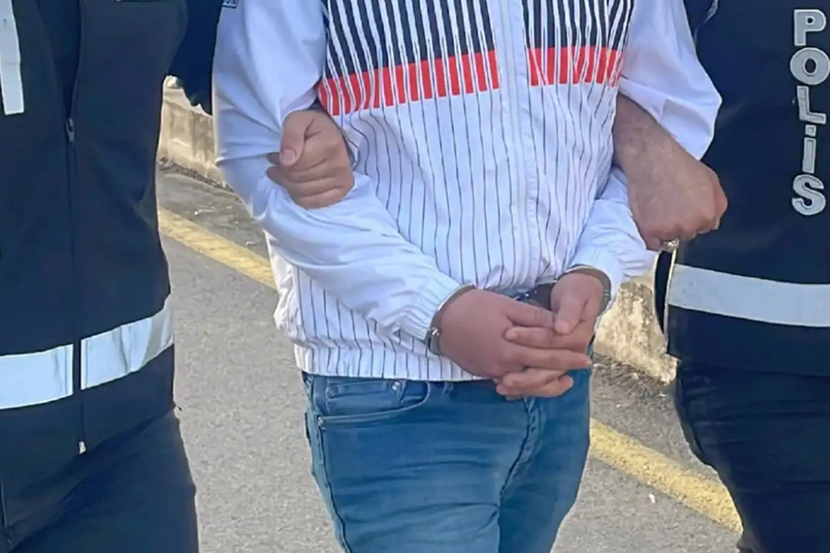 Eşini bile savcıyım diye kandıran sanığa 27 hapis istemi