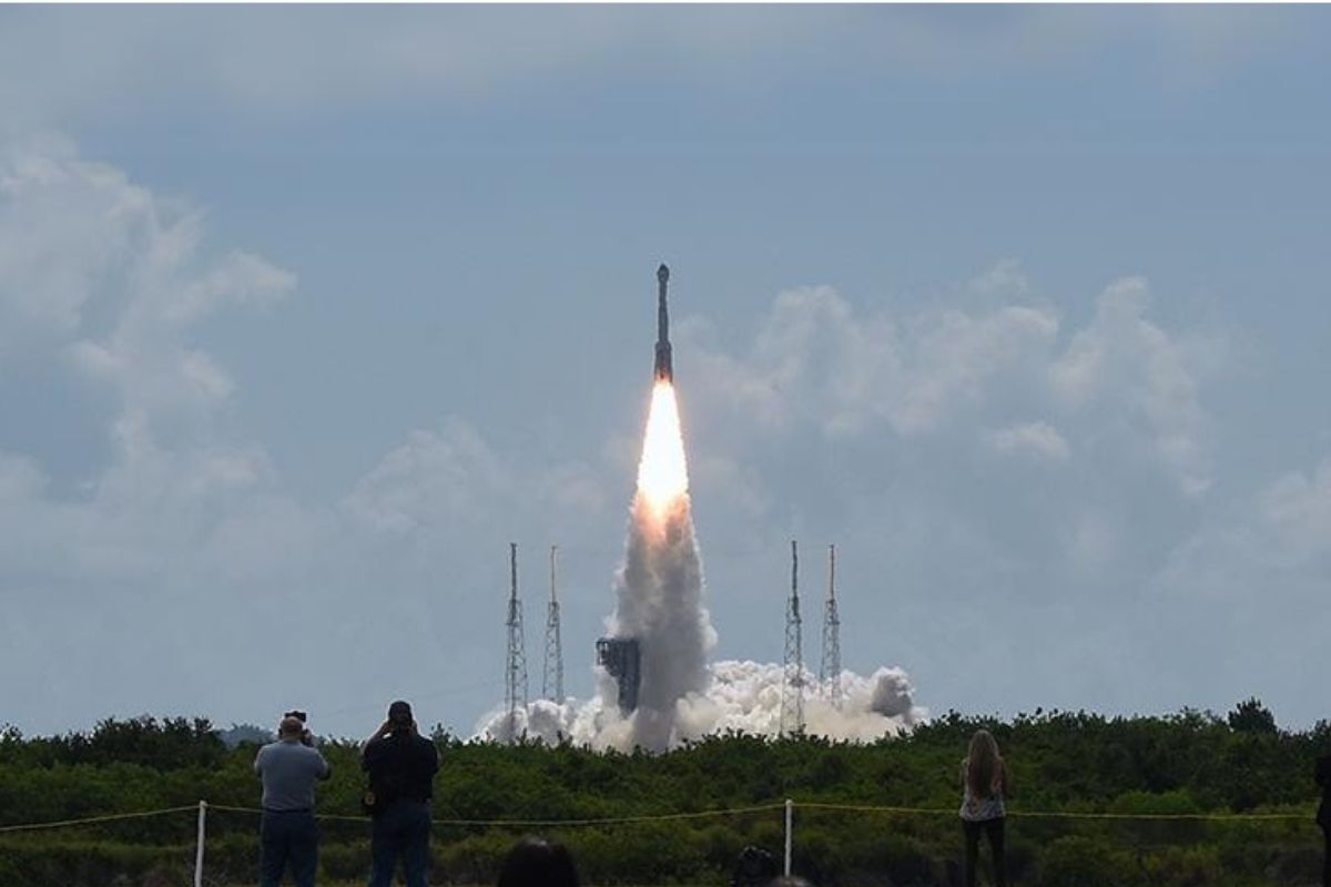 NASA iki astronotun dönüşünü erteledi