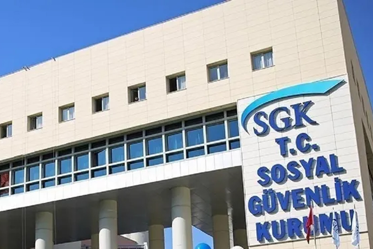 SGK, 50 bin emeklinin maaşını kesti