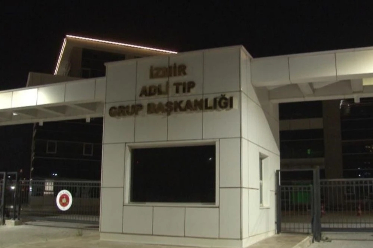 İzmir'de 15 yaşındaki kızı evinde eski erkek arkadaşı öldürdü