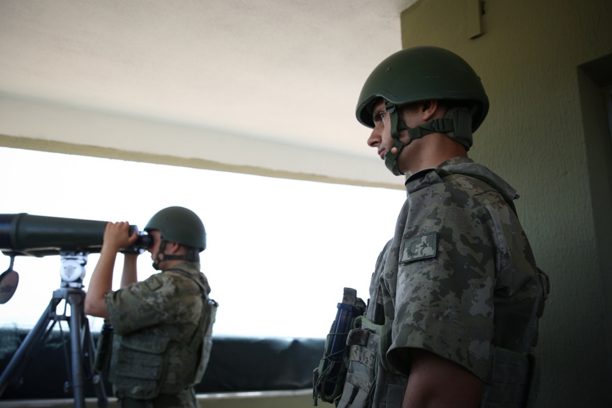 Sınırdaki Mehmetçiğin çifte bayramı