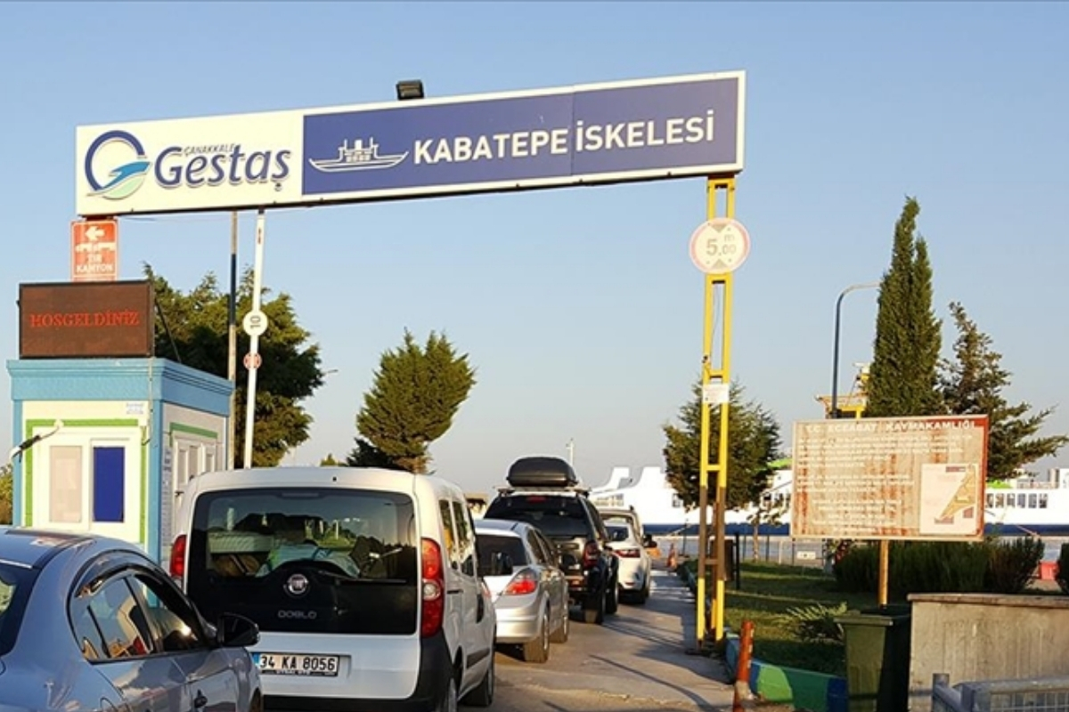 Gökçeada ve Bozcaada'ya yarın 17 ek feribot seferi konuldu