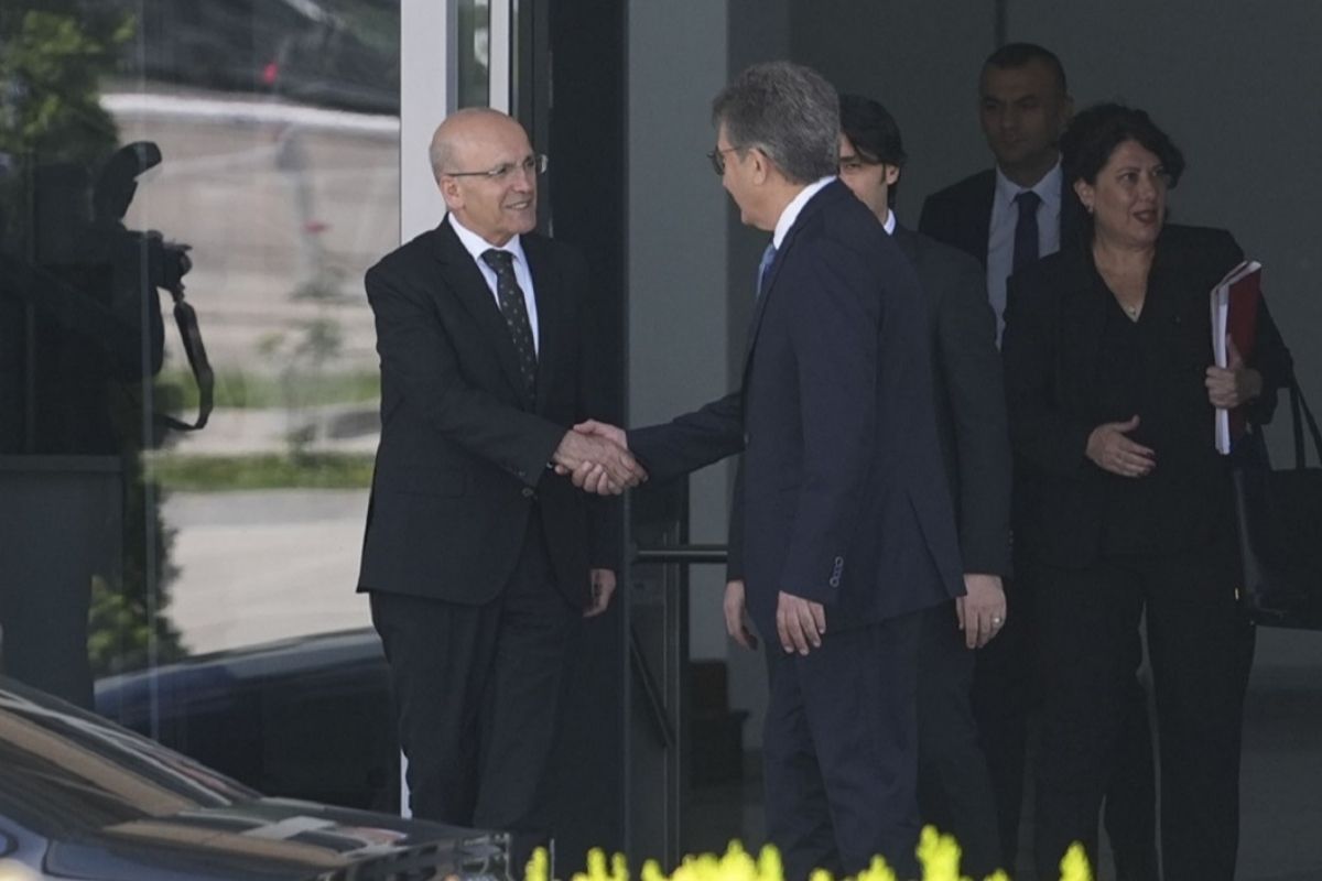 CHP’nin asgari ücrete ara zam talebine Mehmet Şimşek'ten 'Enlasyon hedefinden taviz veremeyiz' cevabı
