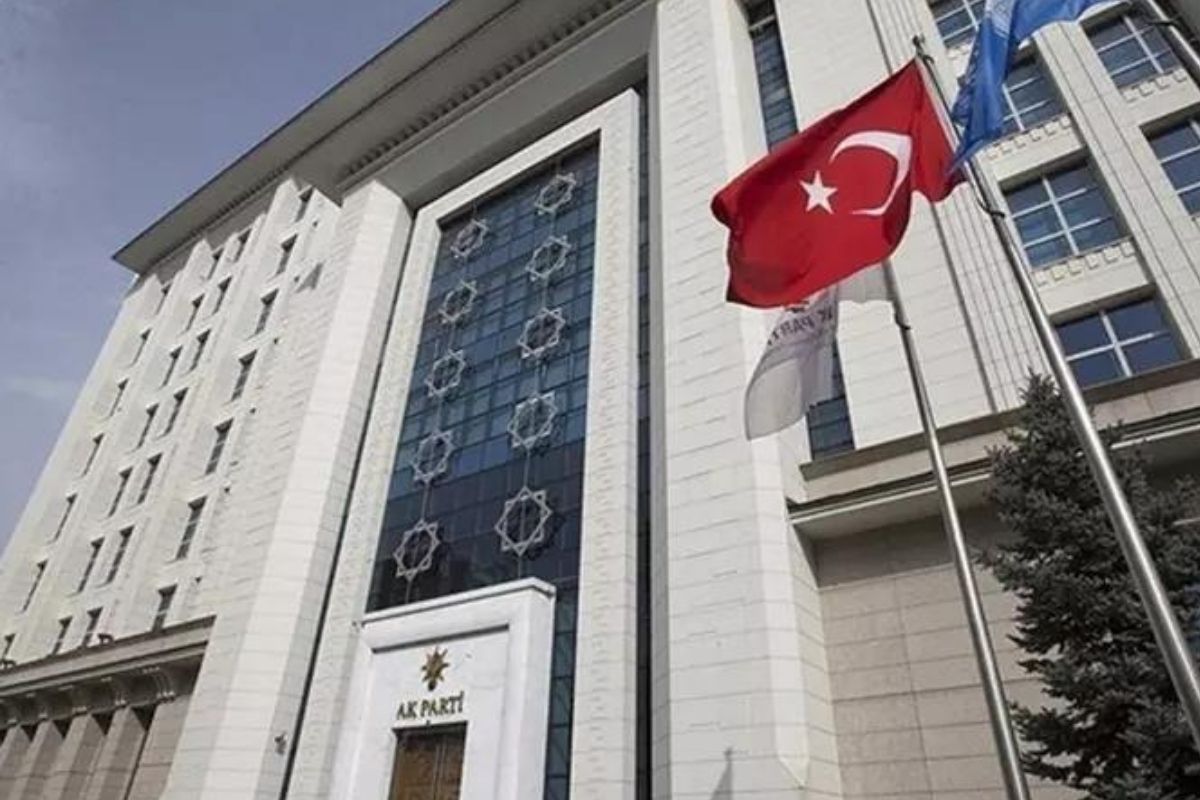 AK Parti'de yedi il başkanlığında görev değişikliği