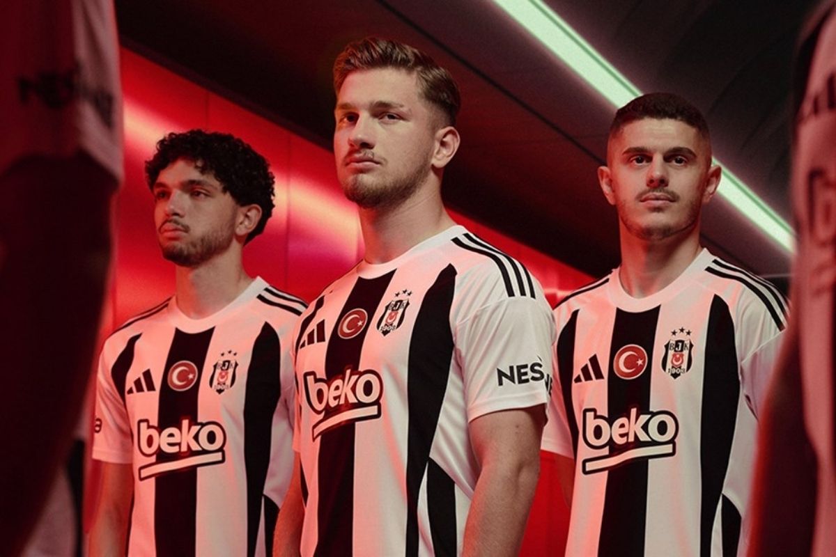 Beşiktaş yeni sezon formalarını tanıttı