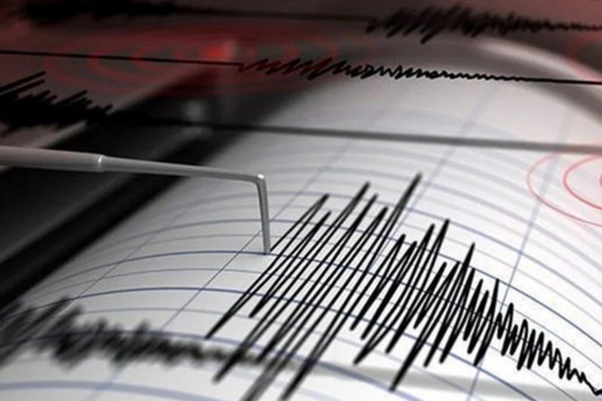 Ege'de merkez üssü Soma olan 5.0 büyüklüğünde deprem